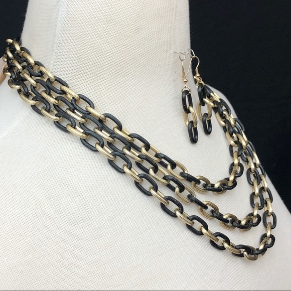 Gold & Black Chunky Chain Layered Necklace Set - Picture 2 of 3